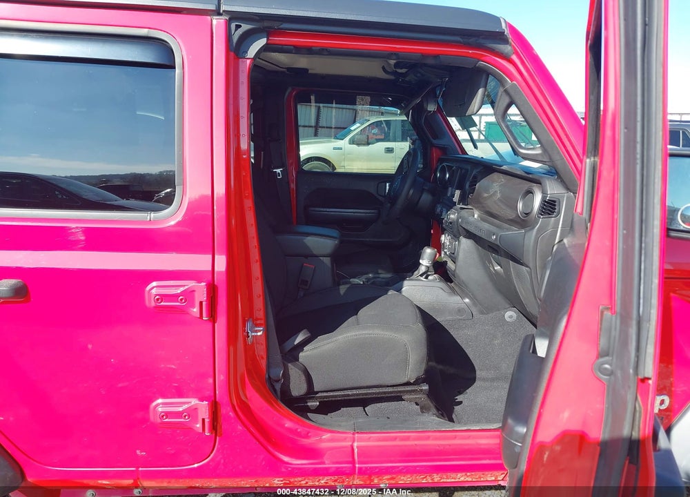 2019 JEEP WRANGLER UNLIMITED SPORT S 4X4 VIN: 1C4HJXDG3KW570333
