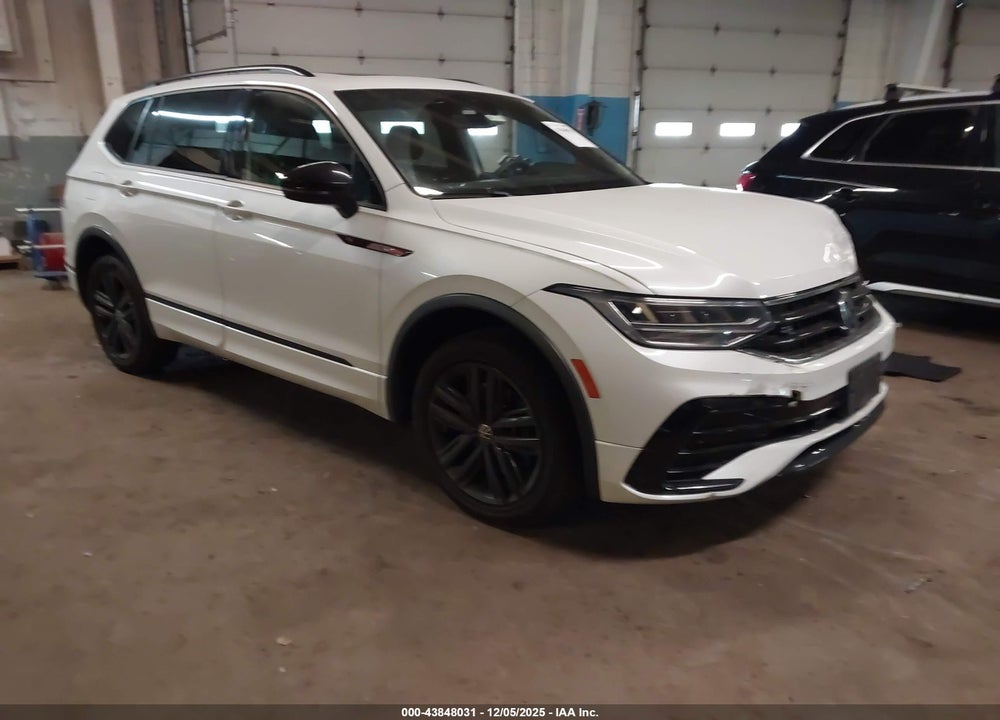 2022 VOLKSWAGEN TIGUAN 2.0T SE R-LINE BLACK VIN: 3VV8B7AX8NM086570