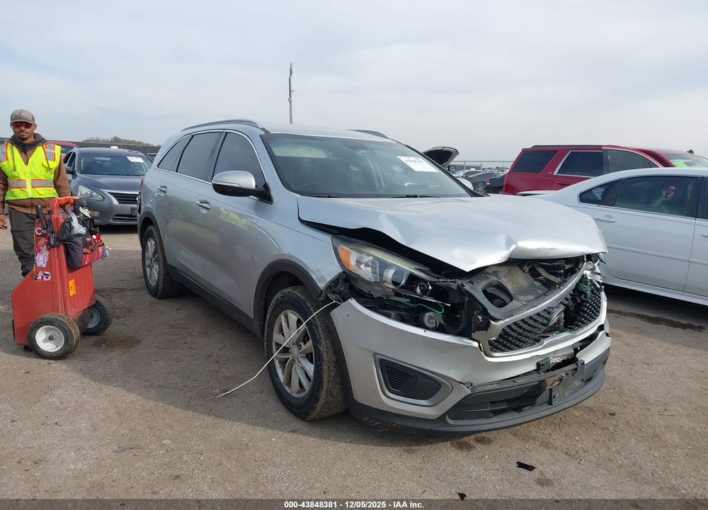 2017 KIA SORENTO 2.4L LX VIN: 5XYPG4A38HG189612
