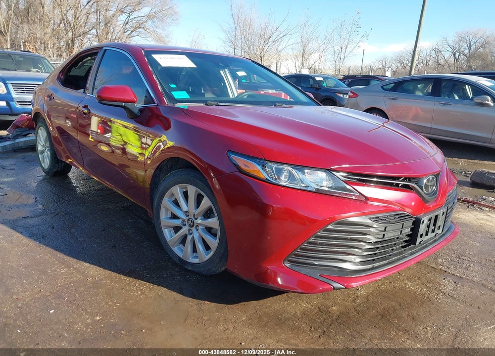 2018 TOYOTA CAMRY LE VIN: 4T1B11HK2JU671547