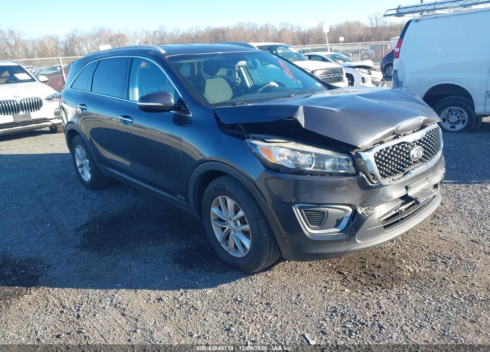 2017 KIA SORENTO 2.4L LX VIN: 5XYPGDA30HG295892