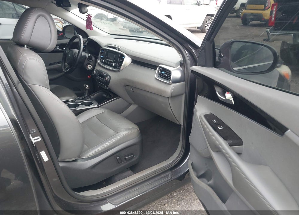 2016 KIA SORENTO 3.3L EX VIN: 5XYPH4A56GG096178