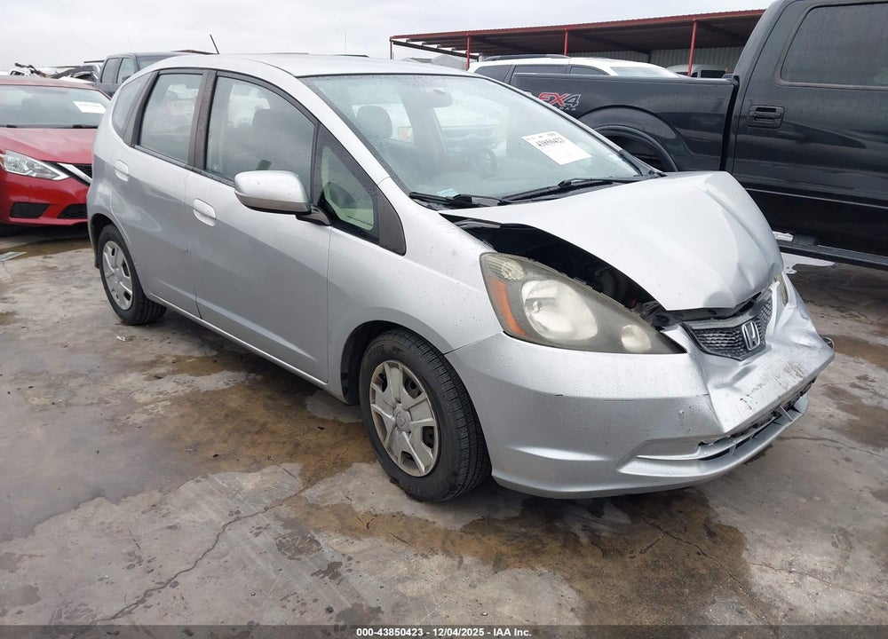 2013 HONDA FIT VIN: JHMGE8H31DC072972