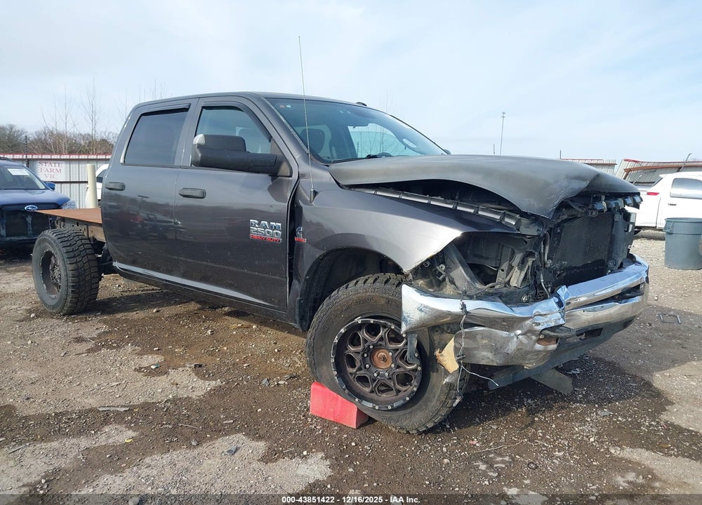 2016 RAM 2500 TRADESMAN VIN: 3C6UR5CL2GG350477