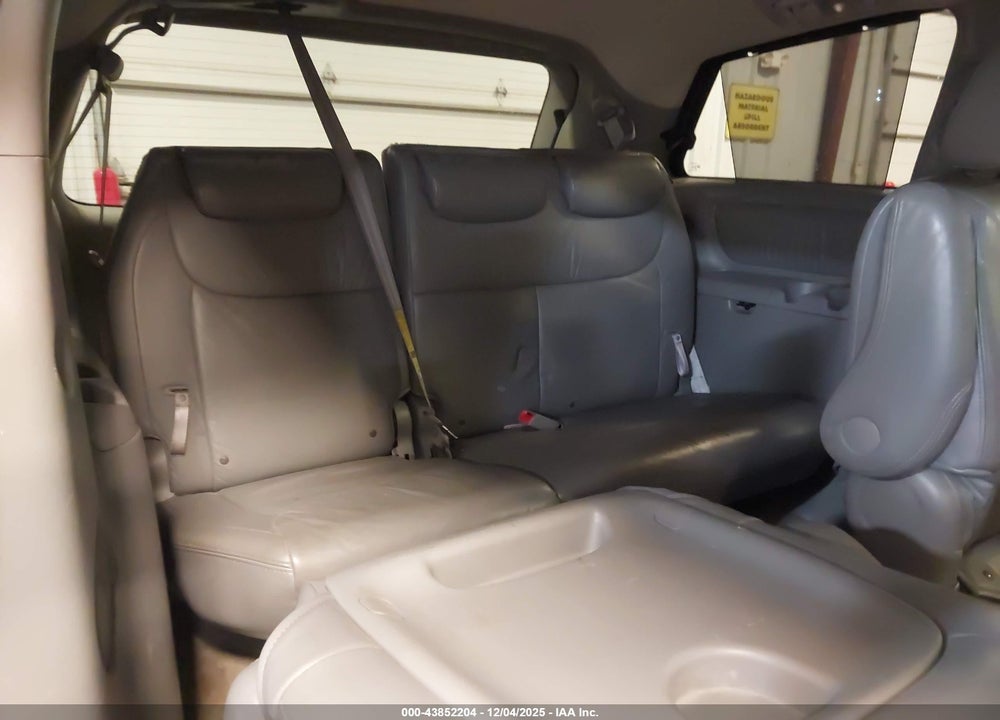 2007 TOYOTA SIENNA XLE VIN: 5TDZK22C17S059537