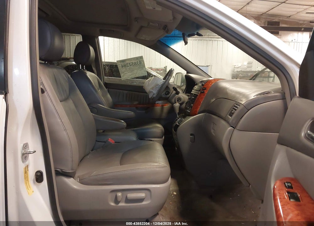 2007 TOYOTA SIENNA XLE VIN: 5TDZK22C17S059537