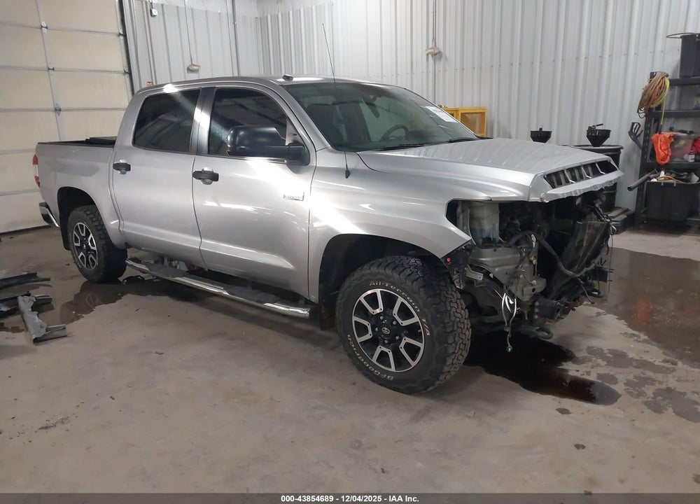 2015 TOYOTA TUNDRA SR5 5.7L V8 VIN: 5TFDW5F14FX484607