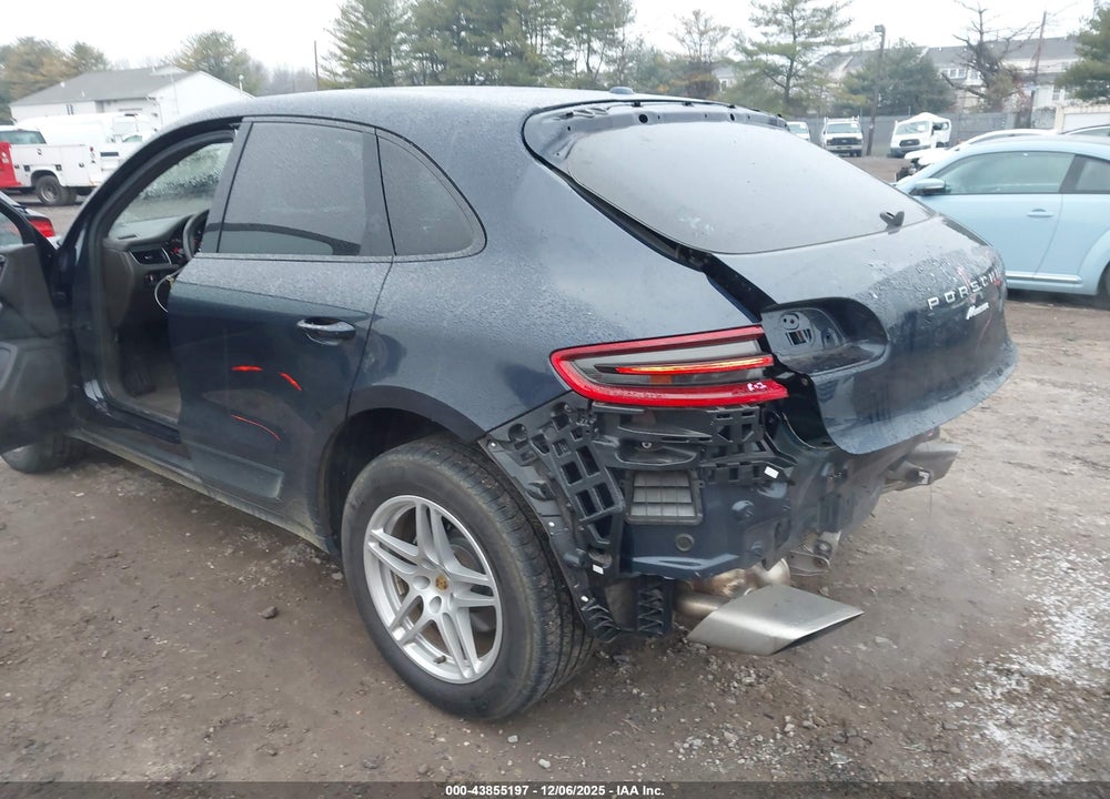 2017 PORSCHE MACAN VIN: WP1AA2A52HLB82560