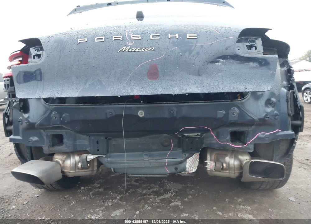 2017 PORSCHE MACAN VIN: WP1AA2A52HLB82560
