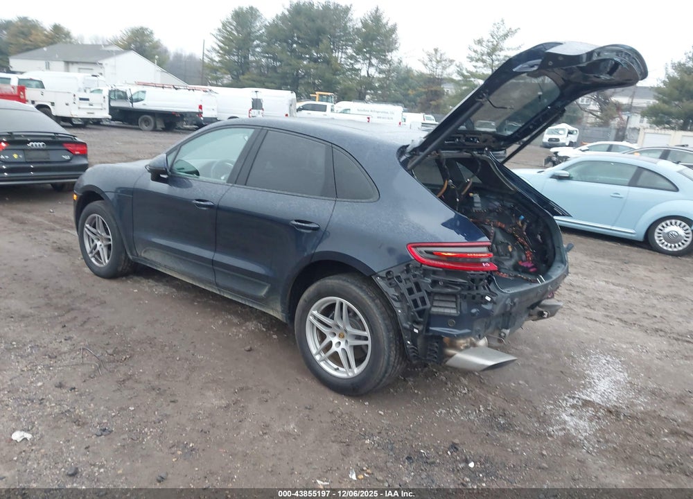 2017 PORSCHE MACAN VIN: WP1AA2A52HLB82560
