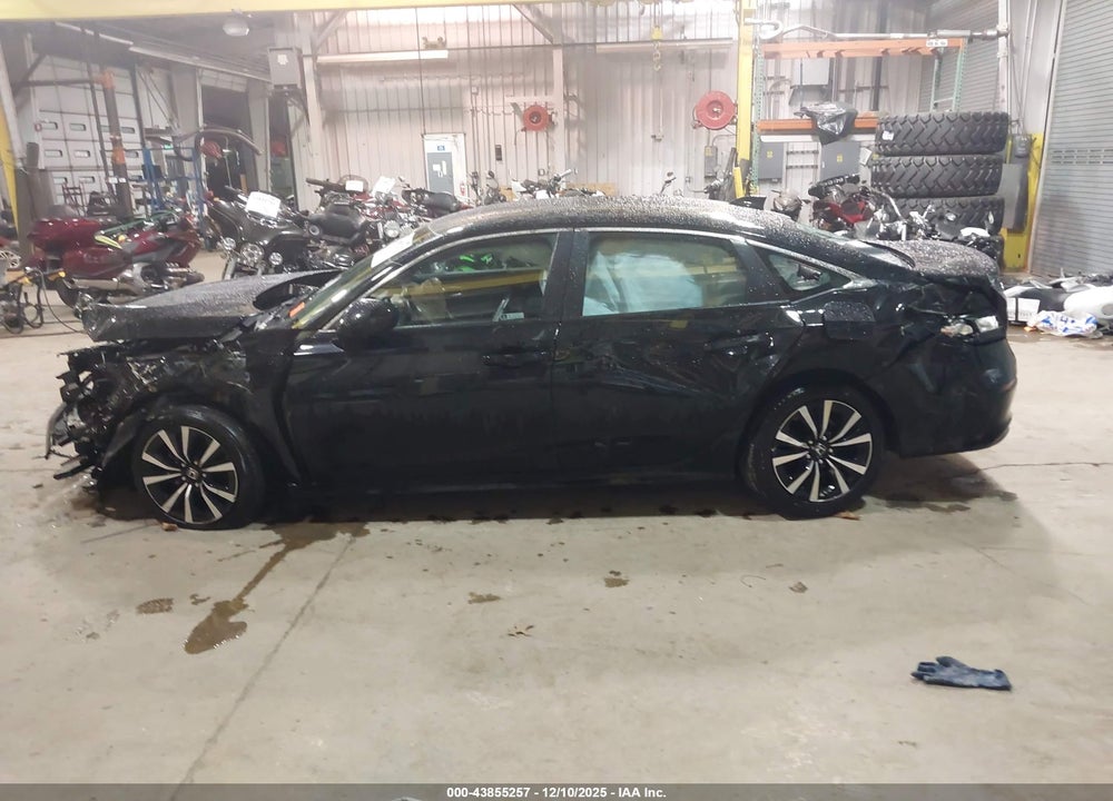2024 HONDA CIVIC EX VIN: 2HGFE1F71RH326549