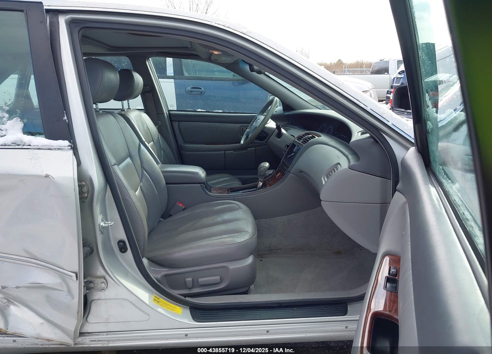 2002 TOYOTA AVALON XLS VIN: 4T1BF28B72U225371
