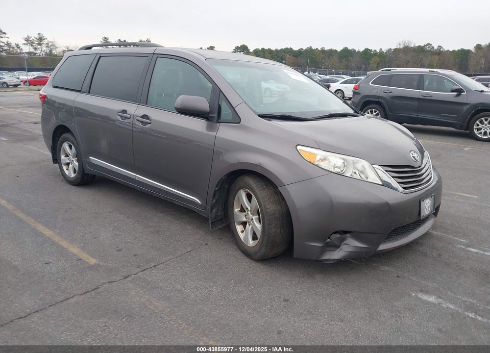 2017 TOYOTA SIENNA LE 8 PASSENGER VIN: 5TDKZ3DCXHS768887