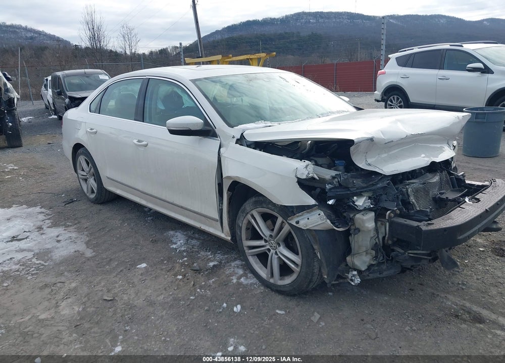 2015 VOLKSWAGEN PASSAT 2.0L TDI SE VIN: 1VWBV7A39FC054039