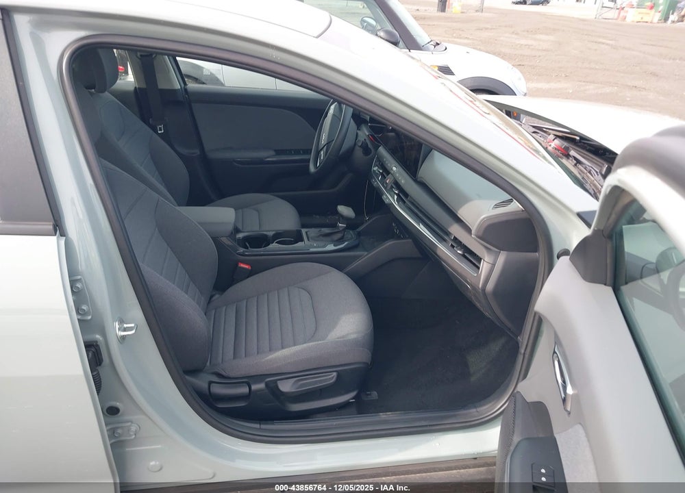 2025 KIA K4 EX VIN: 3KPFU4DE8SE232223