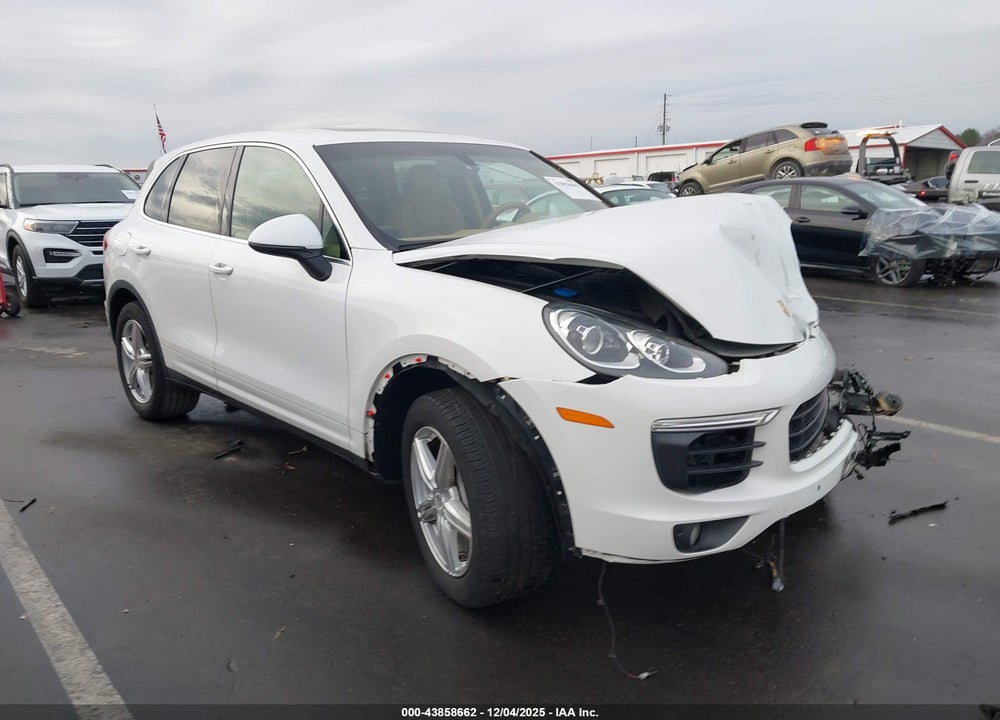 2016 PORSCHE CAYENNE VIN: WP1AA2A25GLA00645