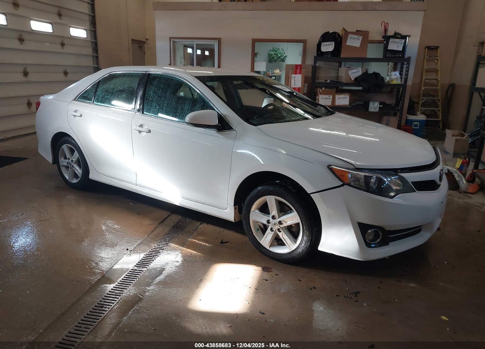 2014 TOYOTA CAMRY SE VIN: 4T1BF1FK3EU808036