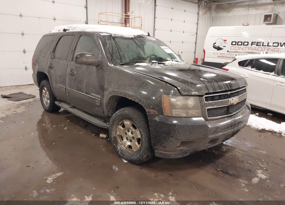 2011 CHEVROLET TAHOE LT VIN: 1GNSKBE05BR387366
