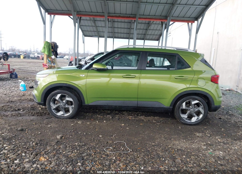 2022 HYUNDAI VENUE SEL VIN: KMHRC8A37NU155355