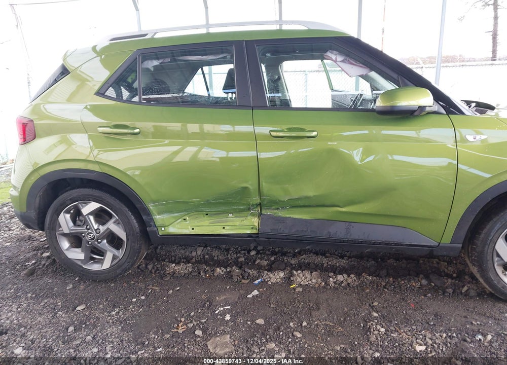2022 HYUNDAI VENUE SEL VIN: KMHRC8A37NU155355