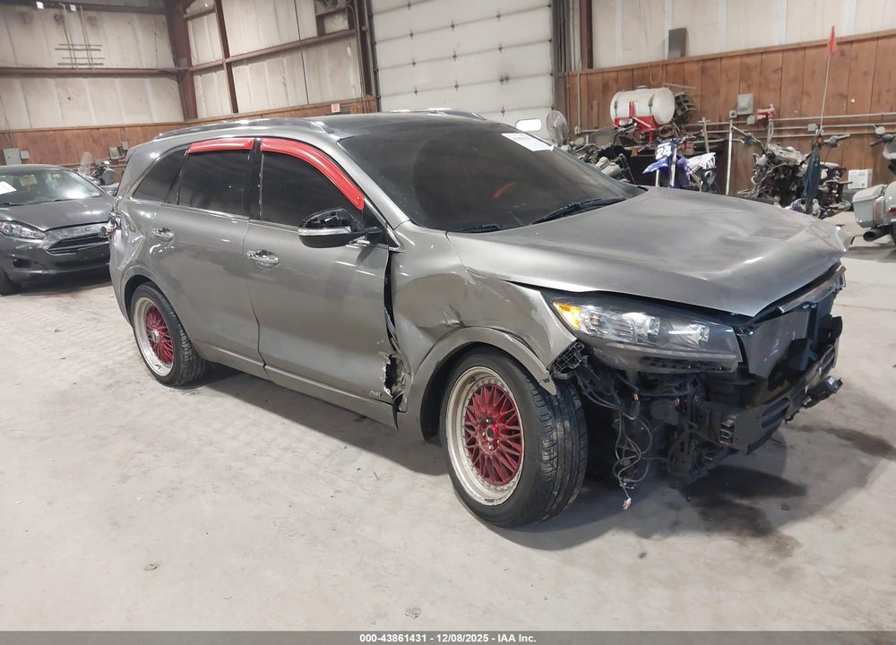 2019 KIA SORENTO 3.3L SX VIN: 5XYPKDA5XKG547218