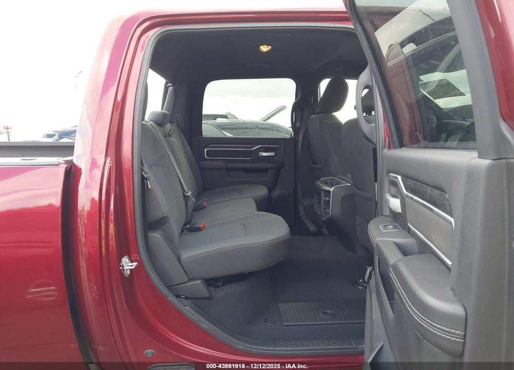 2024 RAM 3500 BIG HORN  4X4 8' BOX VIN: 3C63RRHL6RG371783