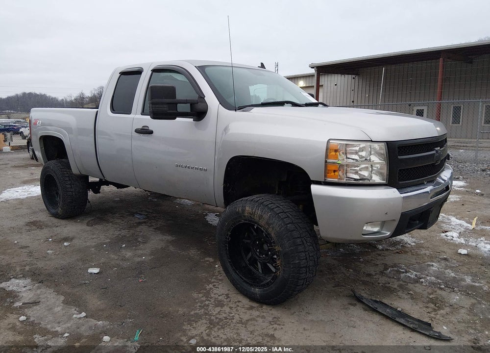 2010 CHEVROLET SILVERADO 1500 LT VIN: 1GCSKSE31AZ140007
