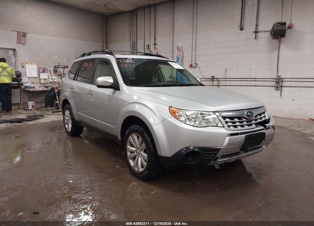 2011 SUBARU FORESTER 2.5X PREMIUM VIN: JF2SHADC3BH765527