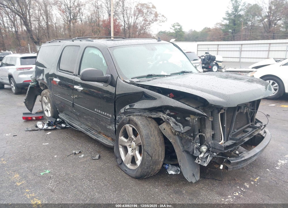 2014 CHEVROLET SUBURBAN 1500 LT VIN: 1GNSCJE05ER195716