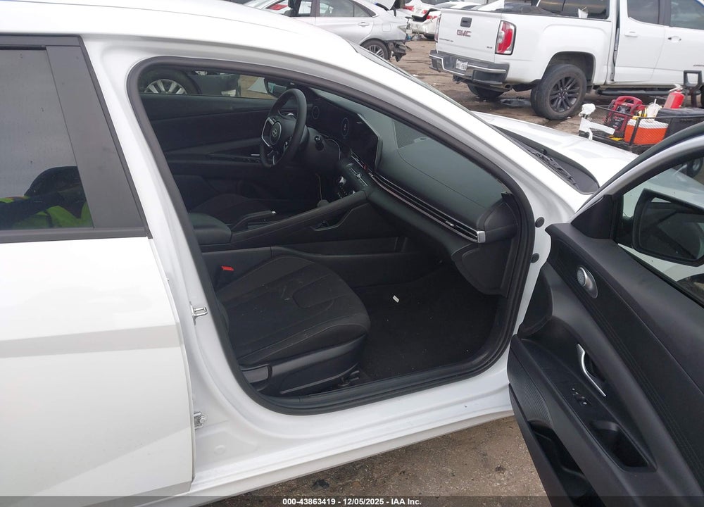 2024 HYUNDAI ELANTRA SEL VIN: KMHLM4DGXRU739152