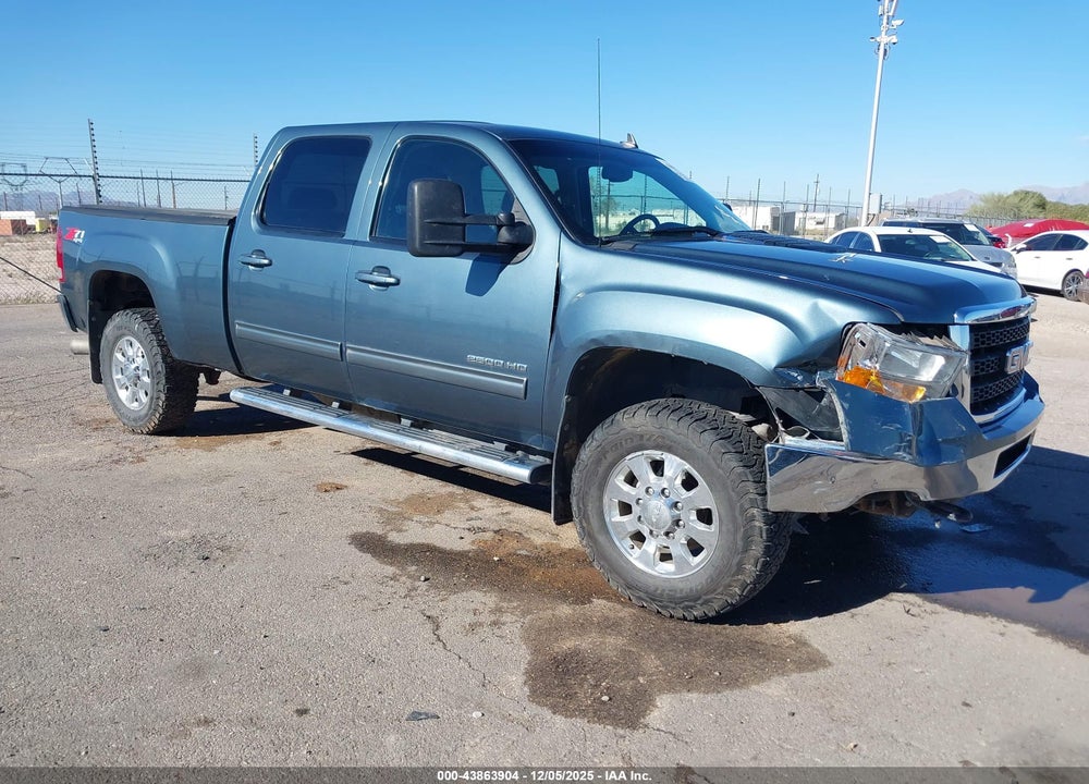 2011 GMC SIERRA 2500HD SLT VIN: 1GT121C83BF249625