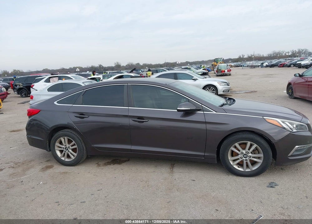 2015 HYUNDAI SONATA VIN: 5NPE24AF3FH242626