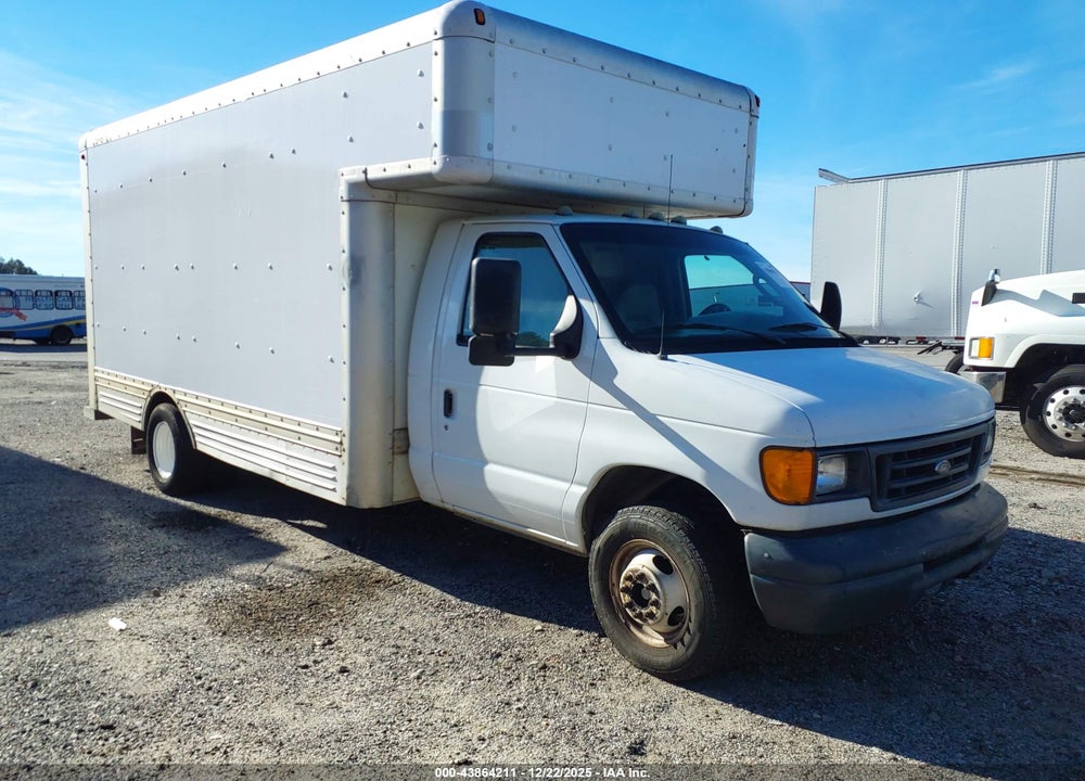2007 FORD E-450 CUTAWAY VIN: 1FDXE45S97DA22238
