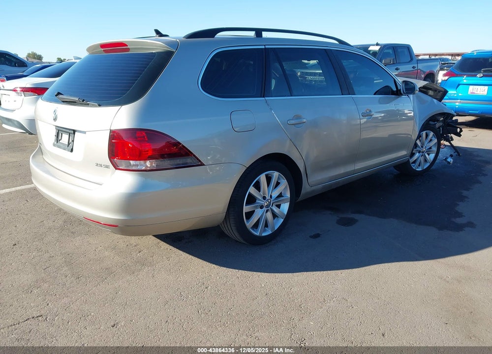 2014 VOLKSWAGEN JETTA SPORTWAGEN 2.5L SE VIN: 3VWPP7AJ6EM622551