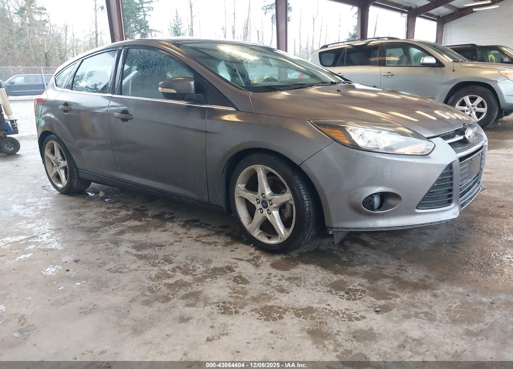 2014 FORD FOCUS TITANIUM VIN: 1FADP3N24EL199932