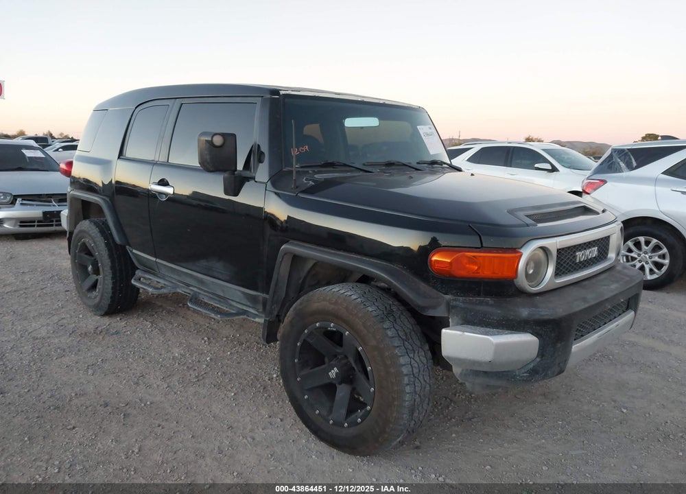 2008 TOYOTA FJ CRUISER VIN: JTEZU11F78K006300