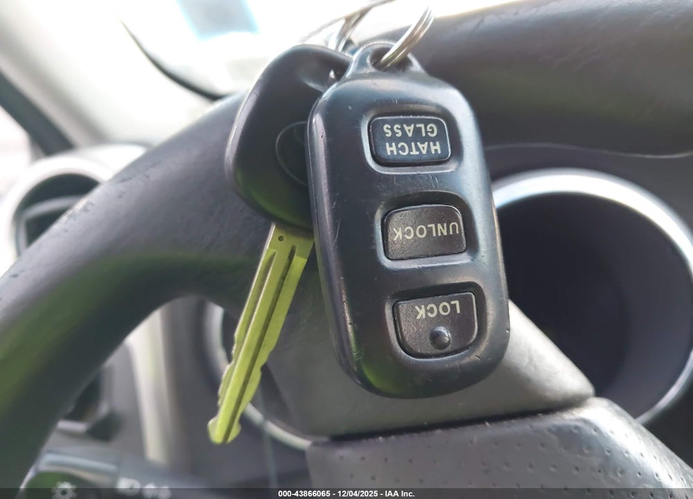 2005 TOYOTA MATRIX VIN: 2T1KR32E15C429685