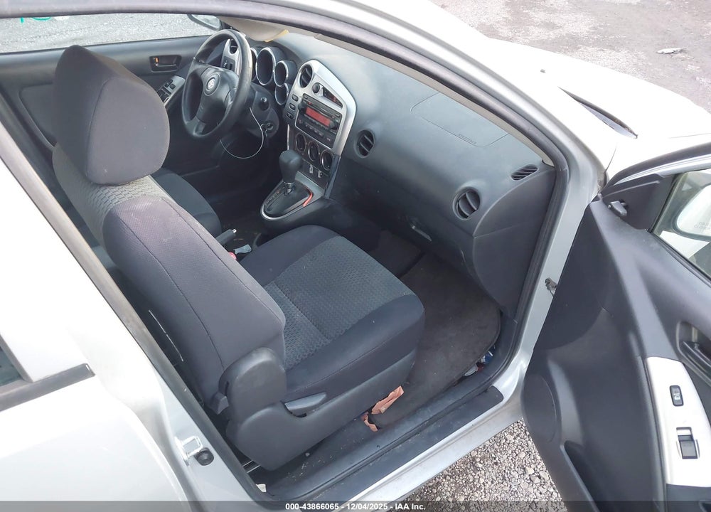 2005 TOYOTA MATRIX VIN: 2T1KR32E15C429685