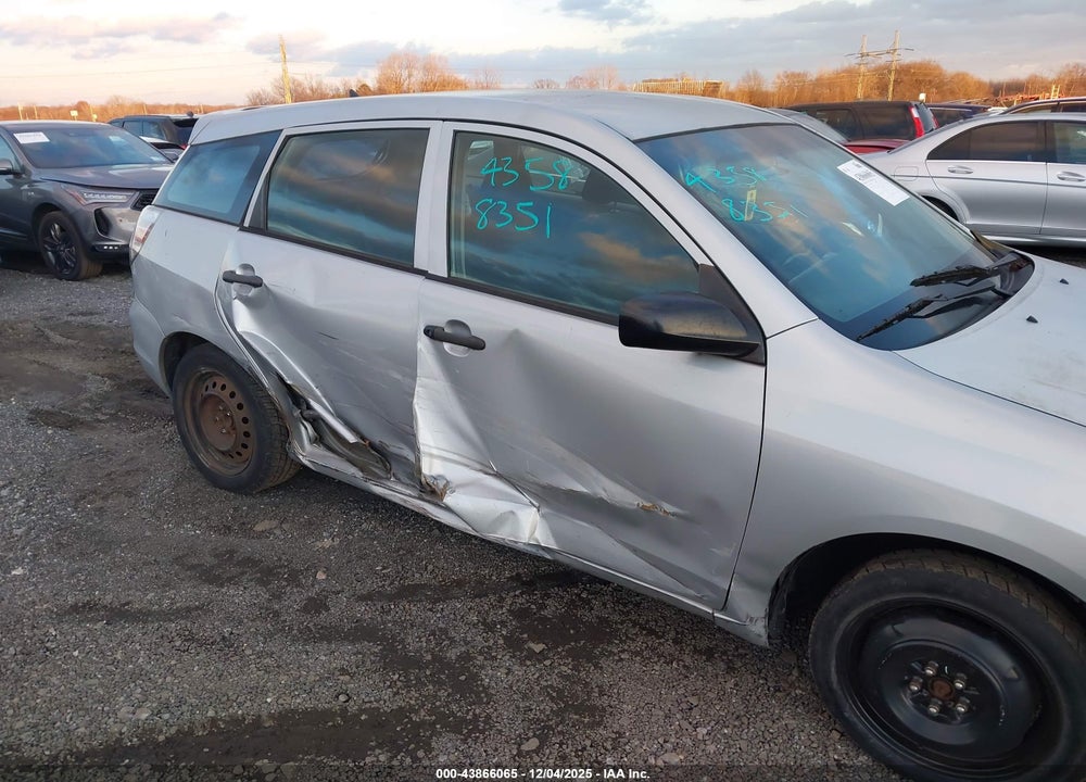 2005 TOYOTA MATRIX VIN: 2T1KR32E15C429685