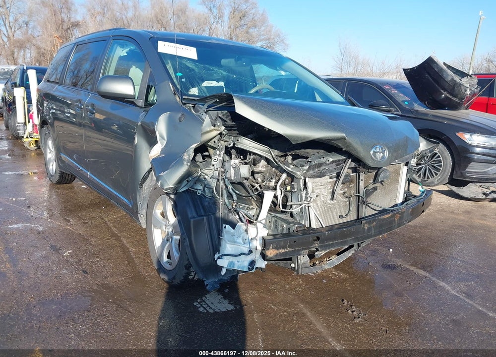 2011 TOYOTA SIENNA LE V6 VIN: 5TDKK3DC3BS126460