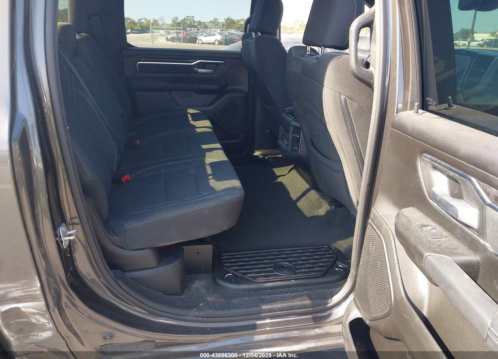2024 RAM 1500 BIG HORN  4X4 5'7 BOX VIN: 1C6SRFFT3RN207623