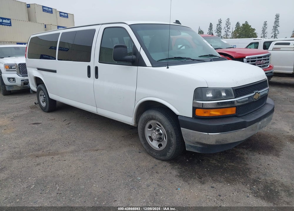 2017 CHEVROLET EXPRESS 3500 LT VIN: 1GAZGPFG1H1131355