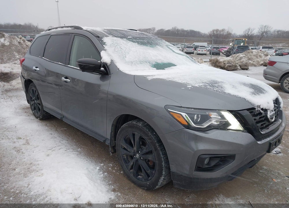2018 NISSAN PATHFINDER SL VIN: 5N1DR2MM9JC627548