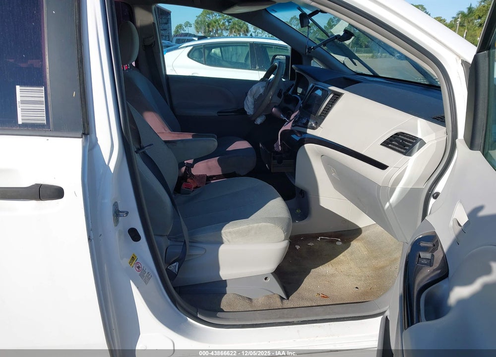 2013 TOYOTA SIENNA L V6 7 PASSENGER VIN: 5TDZK3DC8DS339227