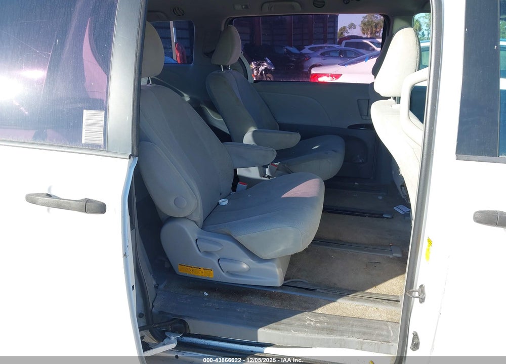 2013 TOYOTA SIENNA L V6 7 PASSENGER VIN: 5TDZK3DC8DS339227
