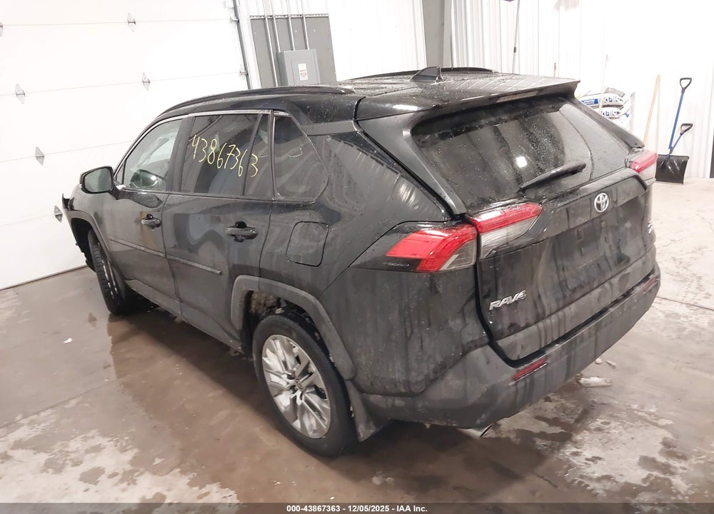 2022 TOYOTA RAV4 XLE PREMIUM VIN: 2T3A1RFV9NC313223