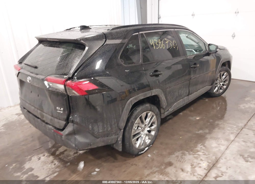 2022 TOYOTA RAV4 XLE PREMIUM VIN: 2T3A1RFV9NC313223