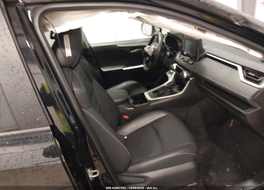 2022 TOYOTA RAV4 XLE PREMIUM VIN: 2T3A1RFV9NC313223