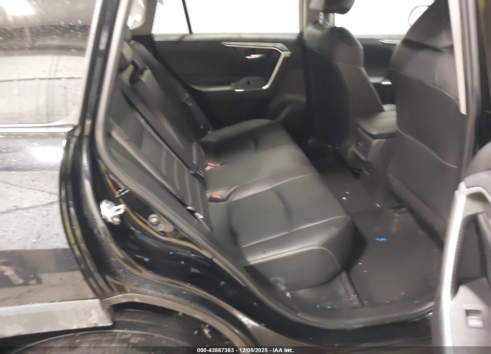 2022 TOYOTA RAV4 XLE PREMIUM VIN: 2T3A1RFV9NC313223