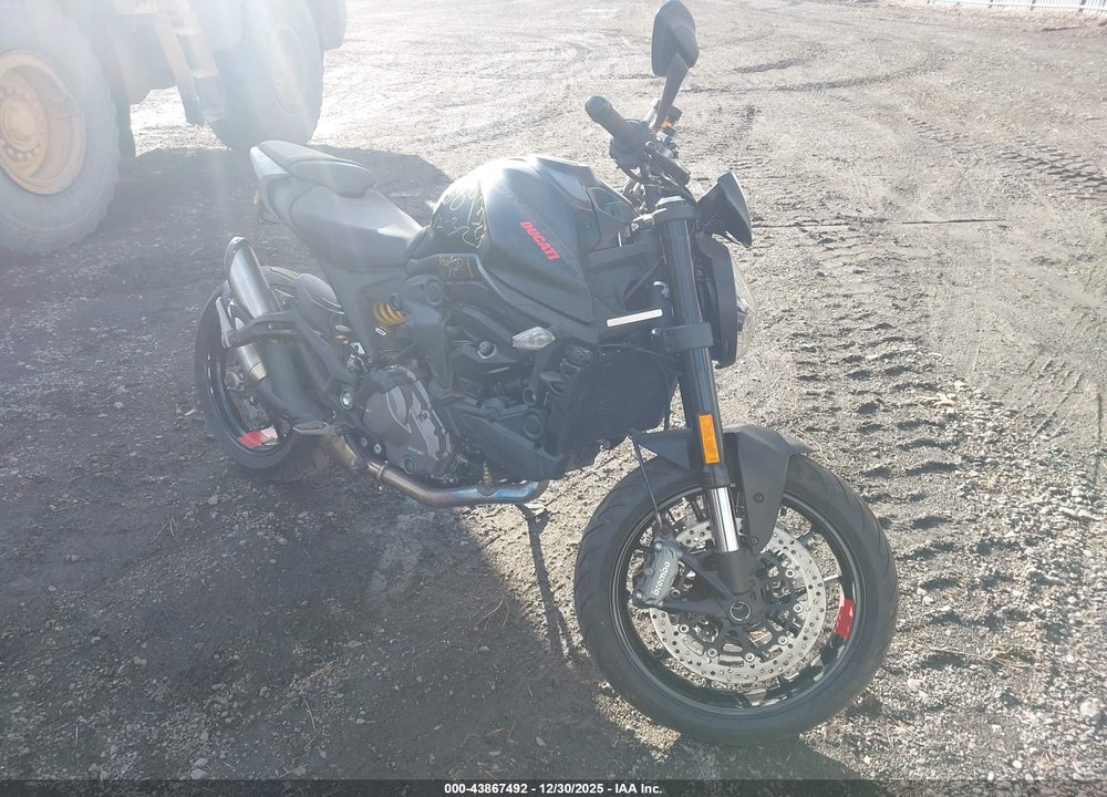 2022 DUCATI MONSTER VIN: ZDMMAMDT0NB006018
